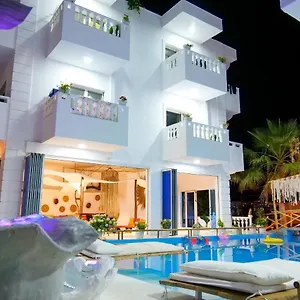 https://relax-apartments-ksamil.albaniahotels.org