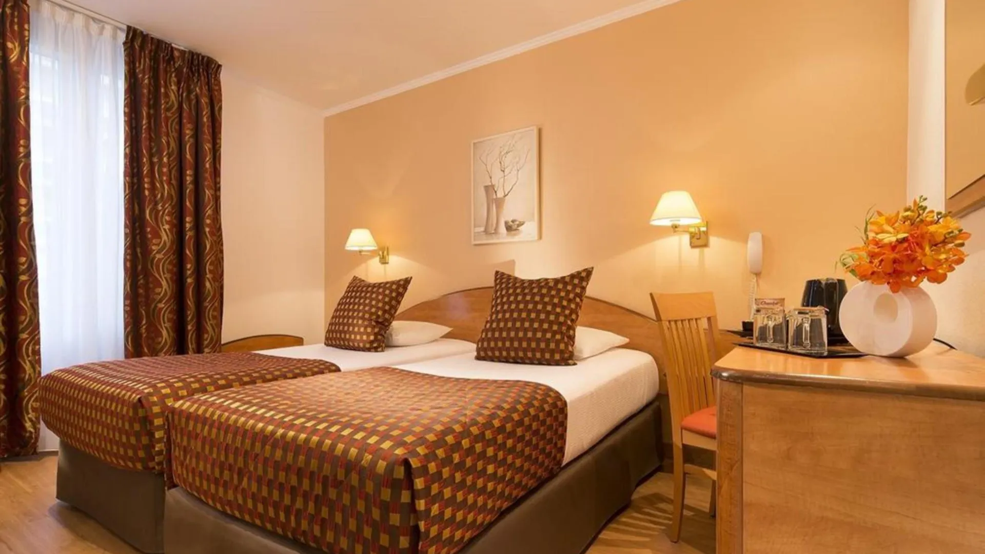Hotel La Conversation Paris France