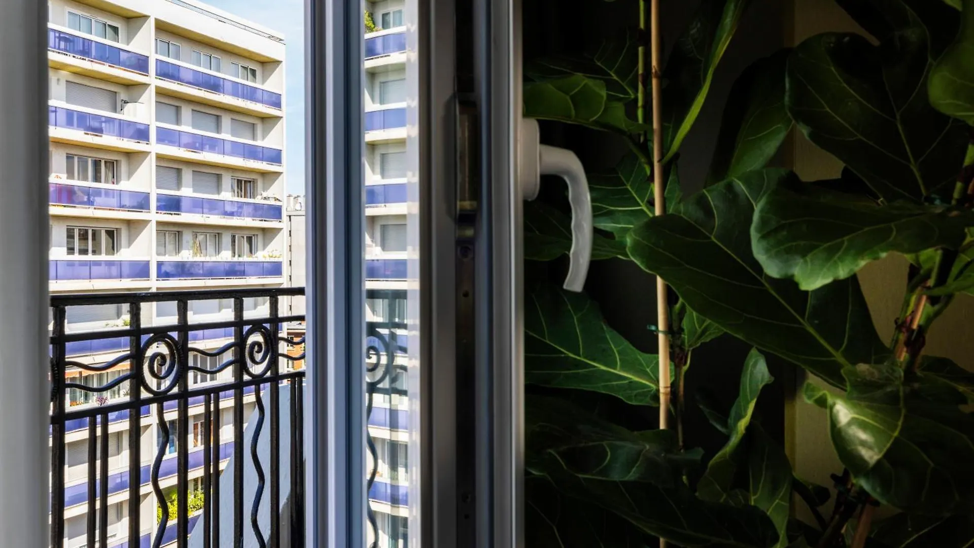 ***  Hotel La Conversation Paris Frankrike