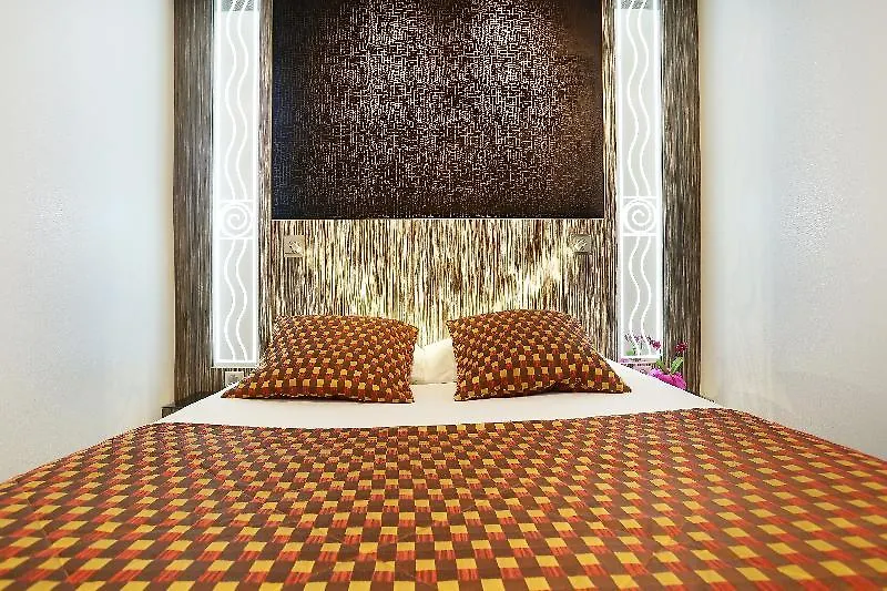 Hotel La Conversation Paris 3*,  France